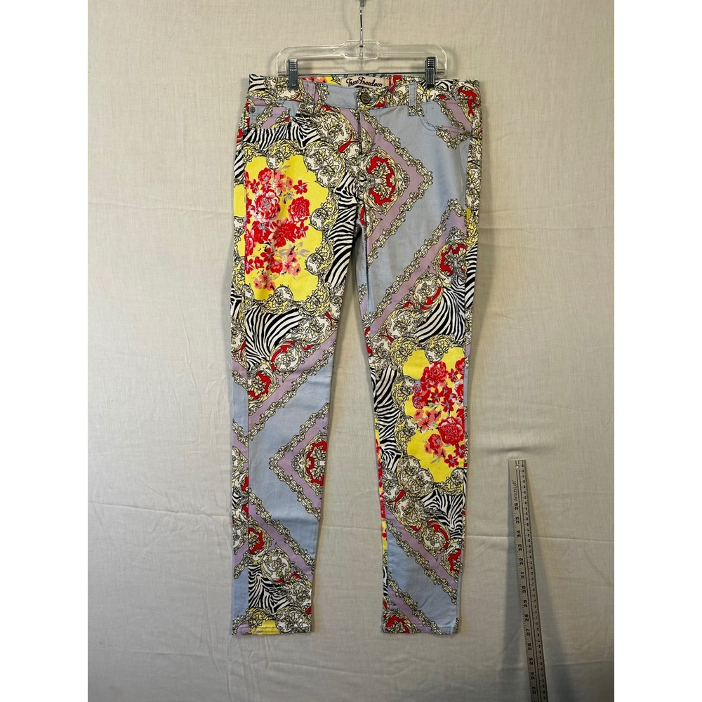 True Freedom Women Junior 11 Scarf Print Skinny Jeans Floral Zebra Baroque Multi